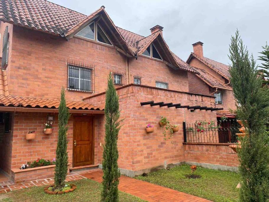 Hermosa casa , con parqueadero en Rionegro cerca al aeropuerto Villa Exterior foto